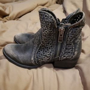 Circle G 8.5 black distressed booty.  Perfect condition